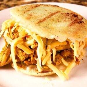 Arepa de Pollo Mechado
